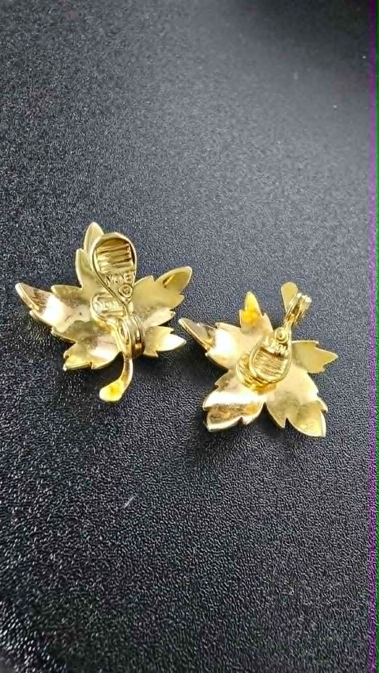 Vintage Monet gold tone layered maple leaf clip on earrings
